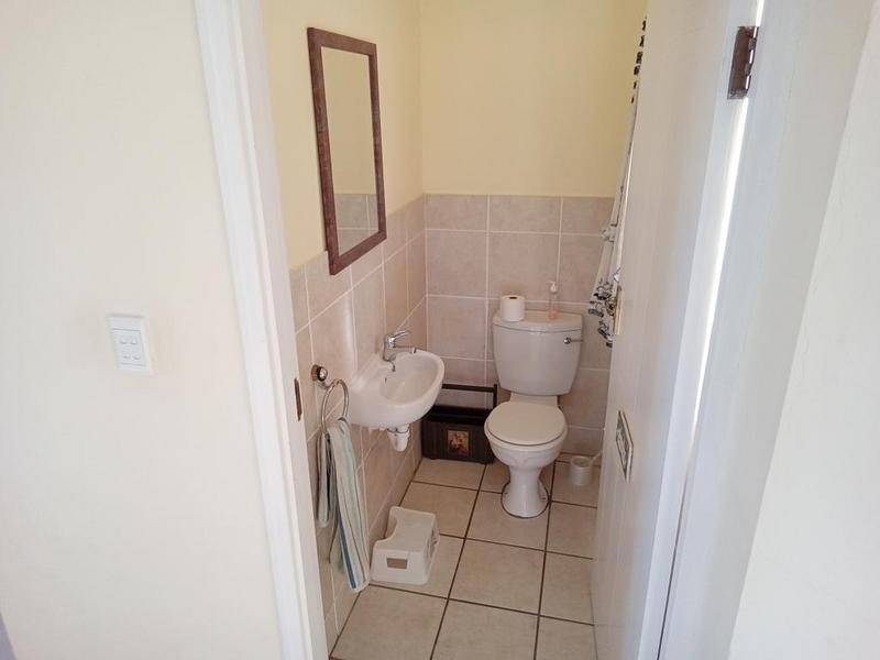 3 Bedroom Property for Sale in Boggomsbaai Western Cape